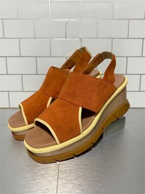 Sorel Joanie III Slingback Wedge Sandals Desert Sun/Tranquil Yellow, W size 7.5